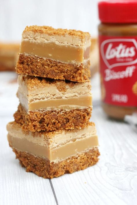 Biscoff Millionaire Bars, Biscoff Millionaires Shortbread, Biscoff Millionaires, Biscoff Bars, Event Desserts, Biscoff Cookie Recipe, Bakery Truck, Millionaires Shortbread, Cookie Gram