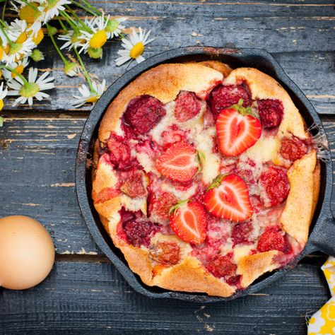 Dessert With Strawberries, Clafoutis Recipes, French Dessert, Strawberry Desserts, Food Writing, Batch Cooking, Fresh Strawberry, Pepperoni Pizza, Fresh Food