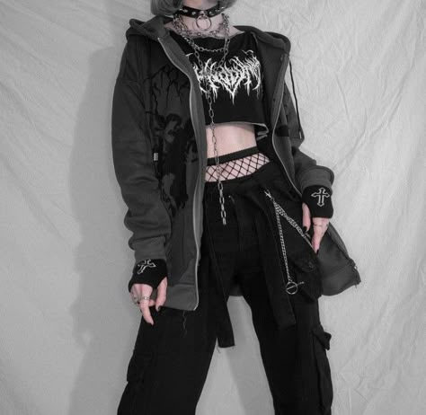 Ripped Hoodie Outfit, Edgy Cute Aesthetic, Streetrace Aesthetic Outfits, Gothic Tomboy Outfits, Edgy Clothes Aesthetic, Easy Emo Outfits, Punk Female Outfit, Girly Punk Outfits, Punk Outfits Women