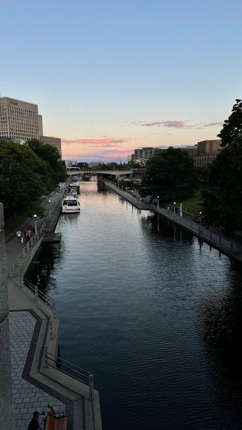 walking around downtown kinda makes me realize what pretty buildings this ghetto ass city has Lmao Downtown Ottawa Aesthetic, Night Sunset Aesthetic, Ottawa Aesthetic, City Daytime, Aesthetic Nightcore, Uni Lifestyle, Ottawa Downtown, Canada Provinces, Downtown Ottawa