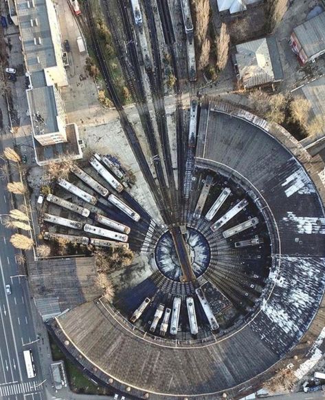 London Underground Train, Train Yard, Train Map, Old Steam Train, Abandoned Train, Union Pacific Railroad, Railroad Photography, Railroad Photos, Old Trains