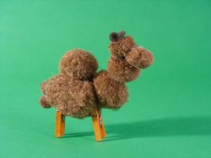 Pom-pom and mini clothes pin animals for nativity set Camel Ornament Diy, Donkey Ornament Craft, Isaac And Rebekah Craft, Camel Craft, Abraham And Isaac, Jesse Tree Advent, Story Of Abraham, Jesse Tree Ornaments, Advent Crafts