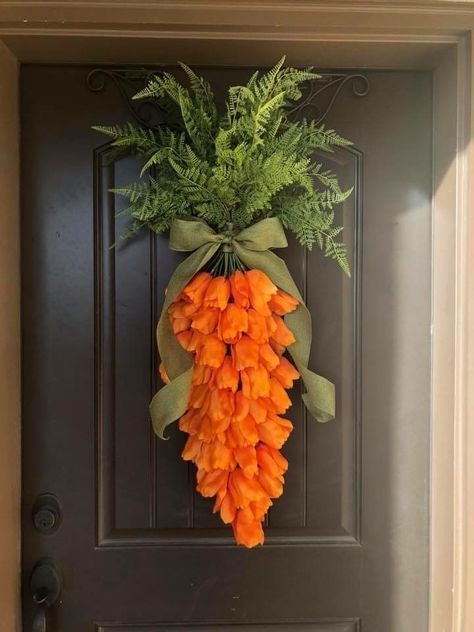 Carrot Door Hanger, Diy Osterschmuck, Spring Door Decoration, Small Kitchens, Easter Crafts Diy, Spring Easter Decor, Deco Floral, Hoppy Easter, Diy Easter Decorations