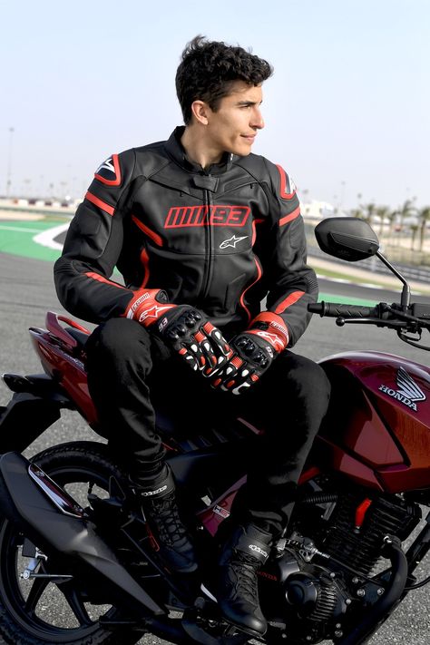 Motogp Marc Marquez, Marc Marquez Aesthetic, Mark Marquez, Hot Biker Guys, Motorcycle Aesthetic, Bike Photoshoot, Biker Boys, Biker Men, Biker Art