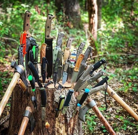 Forest Survival Aesthetic, Bushcraft Photography, Fall Camping Outfits, Wilderness Survival Tools, Bushcraft Tools, Aesthetic Camping, Summer Camping Outfits, Bushcraft Tools Deepwoods Ventures Woodcarving Knives, Tent Camping Hacks