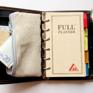 Filofax Wallet DIY Filofax Diy, Wallet Diy, Planner Wallet, Moleskine Planner, Filofax Personal, Wallet Tutorial, Filofax A5, Bullet Journal Printables, Leather Planner