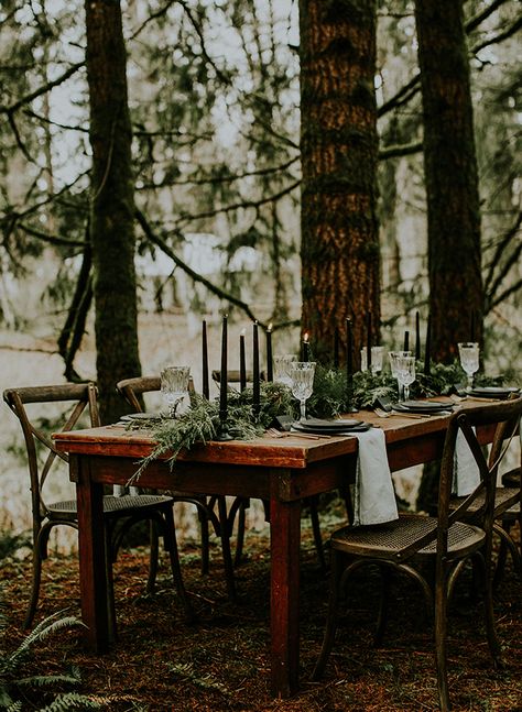 Forest Wedding Bouquet, Forest Wedding Table, Dark Forest Wedding, Moody Forest Wedding, Fall Forest Wedding, Forest Dining, Forest Wedding Inspiration, Moody Forest, Forest Theme Wedding