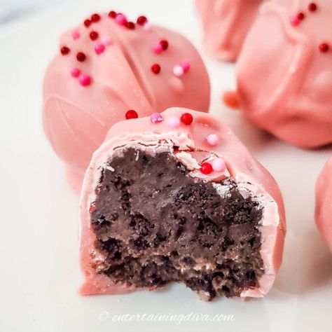 Oreo Balls Recipe, Oreo Balls, Candy Sprinkles, Chocolate Sandwich Cookies, Chocolate Sandwich, Valentines Day Treats, Balls Recipe, Candy Melts, Oreo Cookies