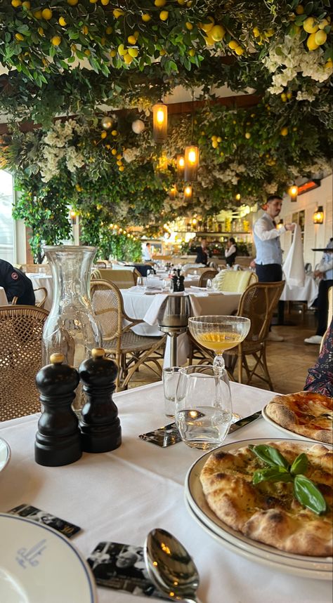 Italy Cafe Design, Italian Luxury Aesthetic, Cute Italian Restaurants, Italian Theme Restaurant, Italian Style Restaurant Interior, Italian Themed Restaurant, Italian Aesthetic Restaurant, Tuscan Restaurant Design, Italian Farmers Market Aesthetic