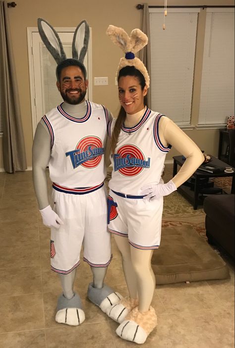 #adult #costume #diy #contest #couple #couplecostumes #halloween #halloweencostume #looneytunes #spacejam #space #jam #movie #bugsbunny #lolabunny #bunny #rabbit Diy Bugs Bunny Costume, Space Jam Costume, Bugs Bunny Costume, Bugs Bunny And Lola, Lola Bunny Costume, Beauty And The Beast Wedding Theme, Bunny Couple, Halloween Costume Design, Cartoon Party