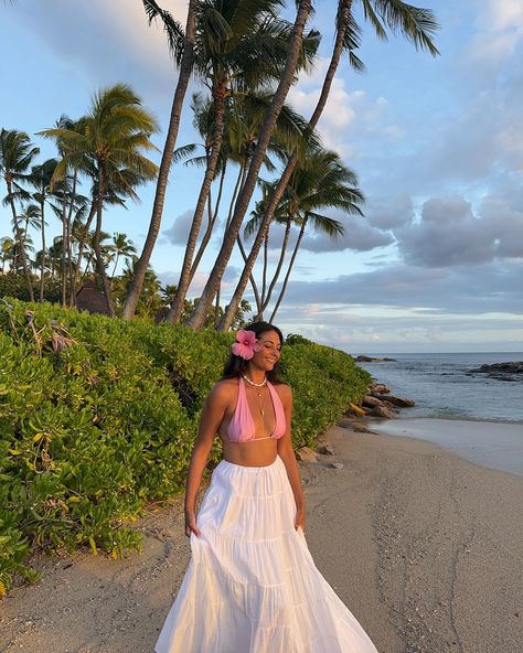 Island Baddie Aesthetic, Outfit Cartagena Mujer, Island Summer Outfits, Photo Ideas Instagram Summer, Maldives Poses, Moana Outfit Ideas, Moana Inspired Outfits, Tropical Island Outfits, Island Photo Ideas