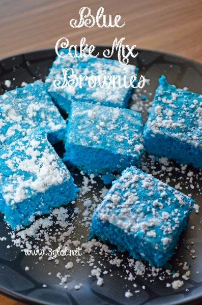 Cake Mix Brownies, Bolo Frozen, Frozen Bday Party, Frozen Themed Birthday Party, Blue Desserts, Frozen Theme Party, Blue Cakes, Frozen Theme, Blue Food