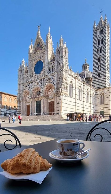 Beautiful Italy - Coffee in Siena, Italy! Siena Cathedral, Italy Vibes, Italy Coffee, Moving To Italy, Siena Italy, Living In Italy, Italy Tours, Italy Photography, Italy Aesthetic