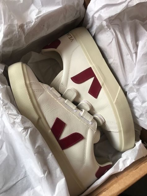 Veja Aesthetic, Zapatillas Veja, Looks Pinterest, Classy Shoes, Fresh Shoes, Hype Shoes, Shoe Inspo, Swag Shoes, Dream Shoes