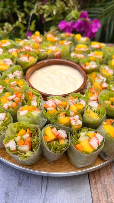 Kani Salad Roll | Craving for this!🤤 Kani Salad Roll! Patok din ito pangbenta🤑 | By Taste Of Pinas Crab Salad Roll, Kani Salad Plating Ideas, Kani Roll Recipe, Pica Pica Food, Kani Salad Recipe, Kani Salad, Salad Roll, Salad Rolls, Crab Stick