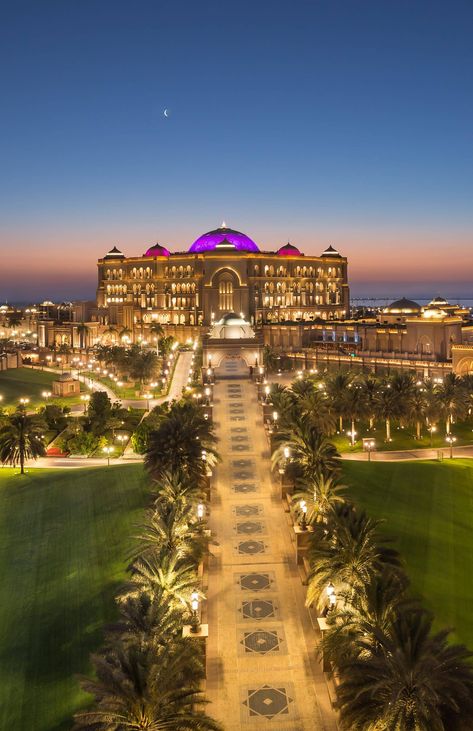 Luxury 5 Star Hotel | Abu Dhabi | Emirates Palace Abu Dubai, Abu Dhabi International Airport, Emirates Palace, Abu Dhabi Travel, Luxury Hotels Lobby, Dubai Vacation, Dubai Airport, Dubai Aesthetic, Dubai Luxury