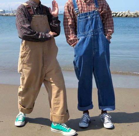 Guy Overalls Outfit, Mens Overall Outfit, Men Overalls Aesthetic, Overalls Men Aesthetic, Mens Overalls Outfits 90s, Baggy Overalls Outfit Men, Overalls Men Fashion 90s, Overalls Men Fashion Outfits, Men’s Overalls Outfit