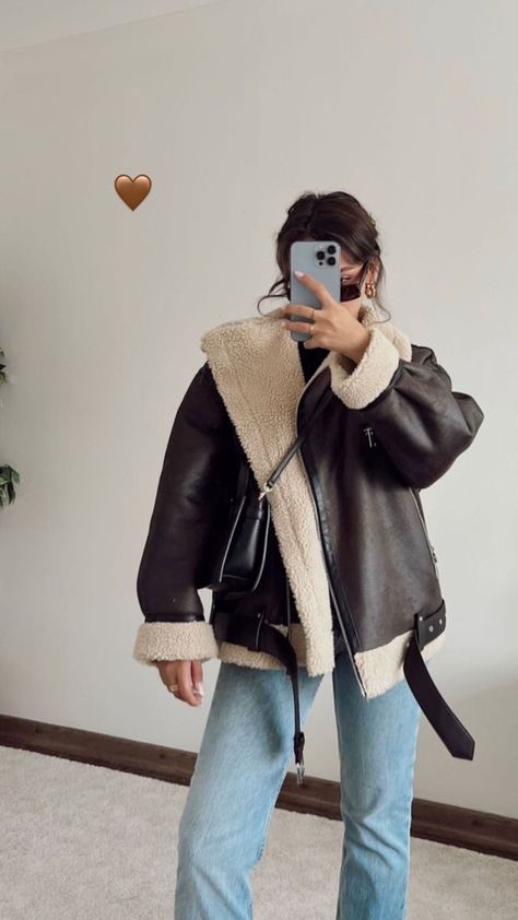 Fur Jacket Outfit, Winter Jacket Outfits, Jacket Outfit Women, Winter Fashion Outfits Casual, Cold Outfits, Leather Jacket Outfits, Winter Outfit Inspiration, Outfit Inspo Fall, Inspiration Mode