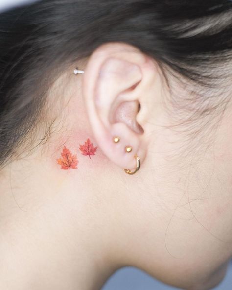 https://www.instagram.com/p/CHMkCunhFP_/?igshid=1m766gzymuzu2 Leaf Tattoo Behind Ear, Falling Leaves Tattoo, Autumn Leaf Tattoo, Fall Leaf Tattoo, Autumn Tattoo Ideas, Autumn Leaves Tattoo, Autumn Tattoos, Fall Leaves Tattoo, Tiny Tats