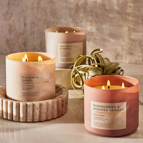 Bath and Body Works Saudi Arabia | Shop Bath And Body Products Online Bath And Body Works Candles, White Barn Candle, Candle Obsession, Diy Candles Scented, Bath Body Works Candles, Bath And Body Work, Photo Candles, Fresh Fragrances, Christmas Wishlist