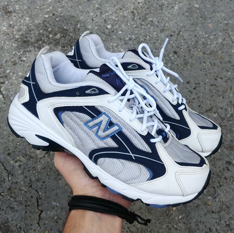 2000s Sneakers, 2000s Era, Aesthetic 90s, Vintage Sneakers, Dad Shoes, 90s 2000s, Running Training, New Balance Sneaker, Brooks Sneaker