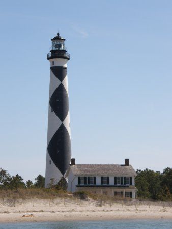 Lighthouse Core, East Coast Lighthouses, Cape Lookout Lighthouse, Nc Lighthouses, Island Pictures, Lighthouse Pictures, Beautiful Lighthouse, Beacon Of Light, Light Houses