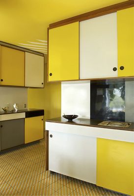 Villa Planchart. Caracas, Venezuela 1954. Caracas, Mid Century Kitchen Design, Yellow Kitchen Designs, Kitchen Paint Colors, Famous Architects, Yellow Kitchen, Gio Ponti, Kitchen Paint, Mid Century House