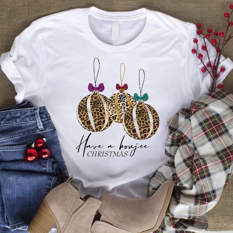 Boujee Christmas, Bauble Ornaments, Womens Christmas Shirts, Creative Products, Trendy Chic, Tee Shirt Designs, Photo Outfit, Christmas T Shirt, Holiday Shirts