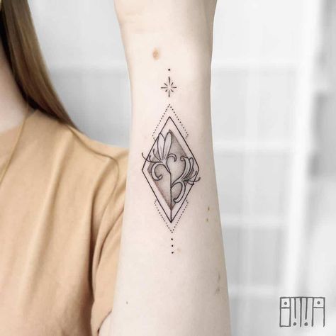 Top 47 Best Honeysuckle Tattoo Ideas - [2021 Inspiration Guide] Honeysuckle Tattoo Vines, Dainty Honeysuckle Tattoo, Honeysuckle Tattoo Small, Honey Suckle Tattoo Simple, Honeysuckle Tattoo Simple, Honeysuckle Tattoos, Rose Tattoo Simple, Honeysuckle And Rose, Memories Tattoo