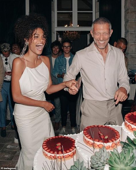 Celebrity Wedding Gowns, Tina Kunakey, Celebrity Wedding Dresses, Wedding After Party, Vincent Cassel, Editorial Magazine, Interracial Love, Interracial Couples, Monica Bellucci