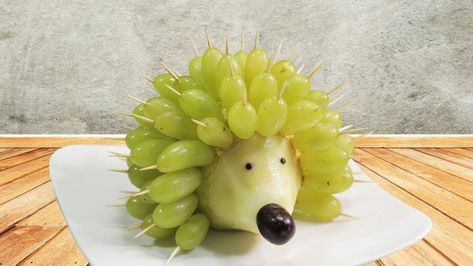 2 Attractive Fruit Carving Design Ideas for Kids Animals Fruits Art, Carving Vegetables, Vegetable Animals, Fruit Sculptures, Kids Plate, Edible Roses, Fruit Creations, Mini Chef, Embroidery Hoop Art Diy