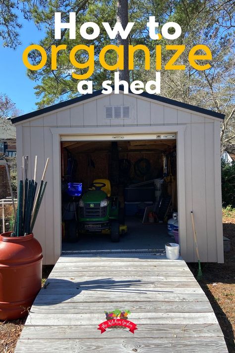 Ideas For Shed Storage, Shelves For Shed Storage, Creative Shed Storage Ideas, Outdoor Sheds Storage, Shelf Ideas For Storage Shed, Workshop Diy Ideas, Shed Organization Ideas Diy Storage, Organize Shed Storage, Organizing Ideas For Shed