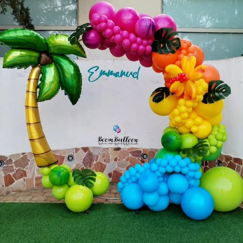 Tiki Balloon Arch, Pineapple Balloon Arch, Hawaii Balloon Arch, Hawaiian Theme Balloon Arch, Luau Beach Party Ideas, Summer Party Balloon Decor, Pool Party Backdrop Ideas, Luau Balloon Decorations, Summer Balloons Decoration