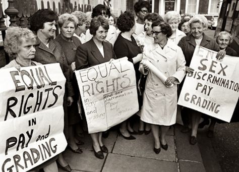 Women sewing-machine operators protesting for equal pay outside of Ford's plant in London, England – 1968.History Made In Dagenham, Society Problems, Women Empowerment Art, Equal Pay, Gender Pay Gap, Gender Inequality, Trade Union, Public Opinion, Women In History