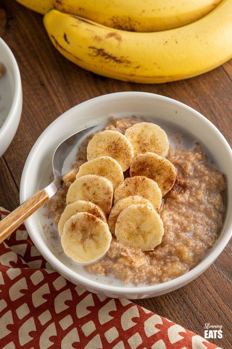 Essen, Oatmeal With Banana, Delicious Healthy Breakfast Recipes, Oat Bowls, Yummy Healthy Breakfast, Cinnamon Oatmeal, Oatmeal Bowls, Banana Breakfast, Filling Breakfast