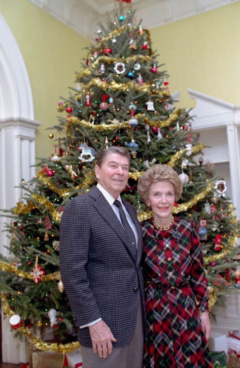 The Reagan Foundation and Institute on Twitter: "“Like the National Christmas Tree, our country is a living, growing thing planted in rich American soil. Only our devoted care can bring it to full flower. So, let this holiday season be for us a time of rededication.” – Ronald Reagan… https://t.co/gqiwRjzx0S" White House Christmas Tree, National Christmas Tree, Benjamin Harrison, Patriotic Pictures, White House Christmas, Nancy Reagan, American Story, Ronald Reagan, Our Country