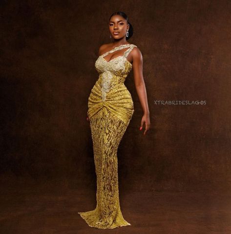 Exquisite Nigerian Lace Asoebi Styles-Volume 23 – A Million Styles African Marriage, Nigerian Traditional Dresses, Lace Asoebi, Lace Asoebi Styles, Africa Outfits, Aso Ebi Lace Styles, Sew Ideas, Stylish Naija, Nigerian Lace Styles Dress