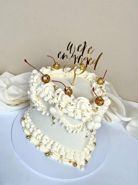 White And Gold Heart Cake, Gold Vintage Cake, Gold And White Heart Cake, Gold Heart Cake, White And Gold Heart Shaped Cake, White And Gold Vintage Cake, Two Tier Vintage Heart Cake, Lambeth Cake, Heart Lambeth Cake