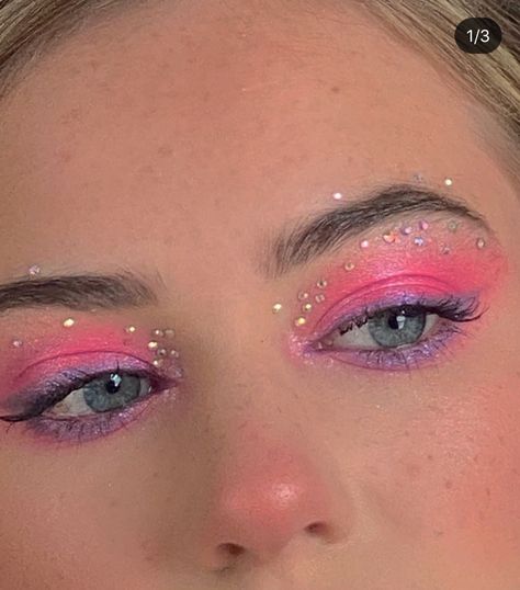 Indie Makeup, Smink Inspiration, Cool Makeup Looks, Edgy Makeup, Makeup Eye Looks, Creative Eye Makeup, Creative Makeup Looks, Pink Eyeshadow, Eye Makeup Art