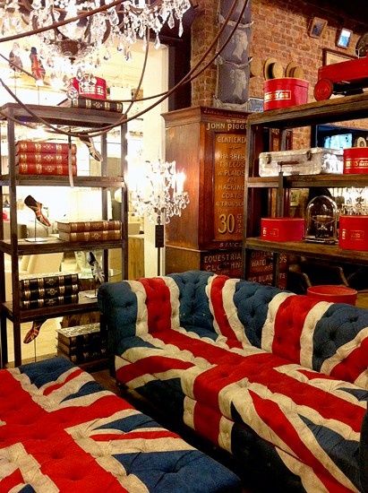 union jack room British Themed Rooms, Union Jack Bedroom, Union Jack Decor, British Decor, Union Jack, Carpet Design, Floor Design, Inspired Homes, Interior Inspiration