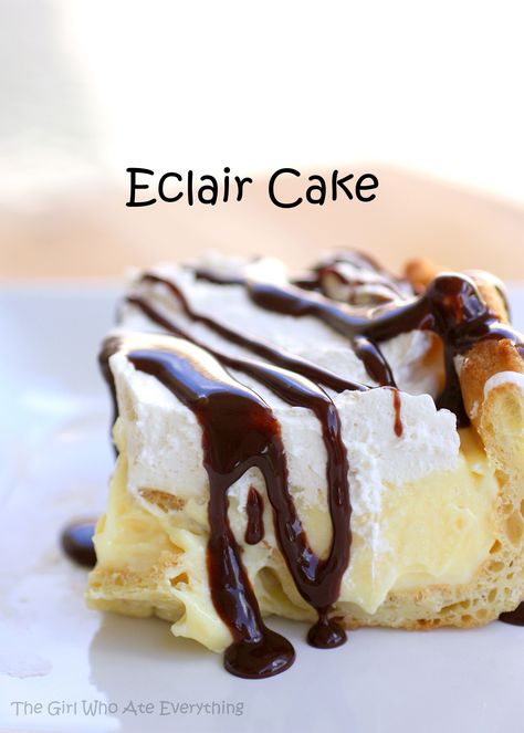 This Eclair Cake has a cream puff crust, vanilla cream cheese layer, whipped cream, and a chocolate drizzle. It's all the flavors of an eclair in cake form. the-girl-who-ate-everything.com Cake Pops, Eclair Cake Recipes, Chocolate Eclair Cake, Dessert Sushi, Eclair Cake, Chocolate Eclair, A Piece Of Cake, Good Eat, Think Food