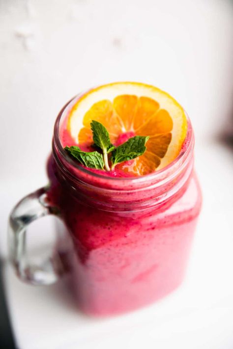 Immunity boosting orange frozen fruit smoothie! Vitamin Recipes, Frozen Fruit Smoothie Recipes, Immunity Smoothie, Milk Smoothie Recipes, Almond Milk Smoothie Recipes, High Protein Smoothie Recipes, Orange Juice Smoothie, Nightshade Free Recipes, Orange Smoothie Recipes