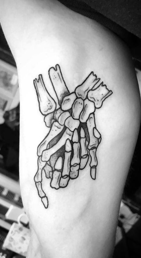 Skeleton Hand Couple Tattoo, Skeleton Bones Tattoo, Skeleton Holding Hands Tattoo, Spooky Couple Tattoos, Skeleton Holding Hands, Skeleton Hands Tattoo, Skeleton Lovers Tattoo, Skull Finger Tattoos, Skeleton Couple Tattoo