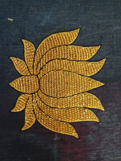 Lotus Design In Aari Work Blouse, Lotus Flower Aari Work Blouse Designs, Zardosi Aari Work Design, Zardosi Motif, Lotus Aari Work, Lotus Design Aari Work Blouse, Aari Work Motif Design, Lotus Embroidery Design, Zardosi Design