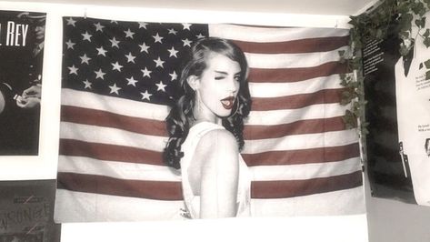 lana del rey lizzy grant american flag room decor merch girlblog vintage americana female manipulator girl interrupted girlblogging girlblogger bedroom just a girl born to die ultraviolence room ideas Flags For Bedroom, Lana Del Rey Decor, Flag In Room, Lana Del Rey Flag, American Flag Room Decor, Lana Del Rey Room Decor, Lana Del Rey Room Decor Poster, Flags For Room Decor, Lana Del Rey Usa Flag