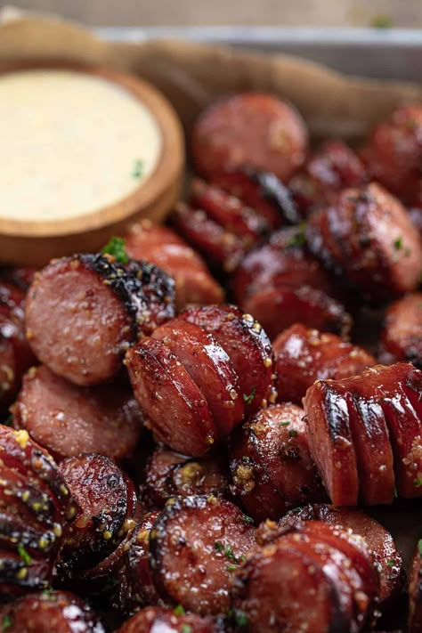 Mustard Hasselback Kielbasa Bites Sausage Board Ideas, Fun Easy Appetizers For Party, Sausage Snack Recipes, Polish Sausage Appetizers, Christmas Meat Appetizers, New Year’s Day Food, Hasselback Kielbasa, Appetizers On A Budget, Side Appetizers