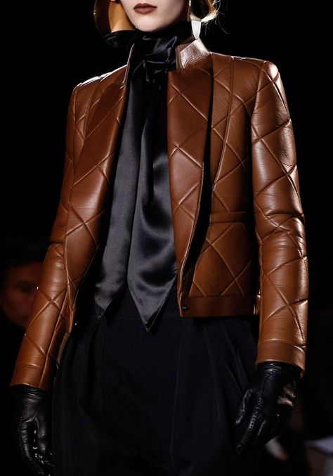 Givenchy Fall 2012 Givenchy Fashion, Mode Chanel, Looks Chic, Mode Inspiration, Fashion Details, Look Fashion, Leather Fashion, Runway Fashion, Givenchy