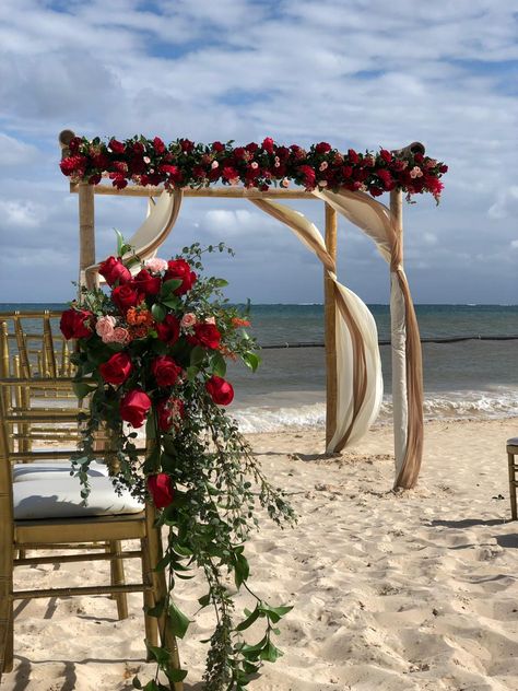 CBD260 weddings at the beach Marsala and hot pink flowers corsage for chairs/corsages para ceremonia con flor roja y fuiscia Beach Wedding Red Theme, Burgundy Beach Wedding, Xcaret Wedding, Weddings At The Beach, Beach Wedding Red, Gold And Burgundy Wedding, Red Wedding Theme, Dream Beach Wedding, Aisle Flowers