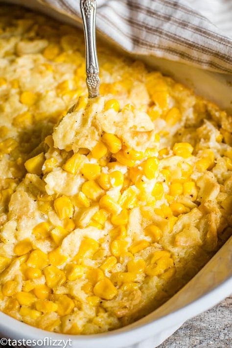 scalloped corn in a casserole dish Baked Corn Recipes, Saltine Cracker Recipes, Scalloped Corn Casserole, Easy Vegetable Side Dish, Scalloped Corn, Easy Corn Casserole, Corn Recipes Side Dishes, Easy Vegetable Side Dishes, Corn Casserole Recipe