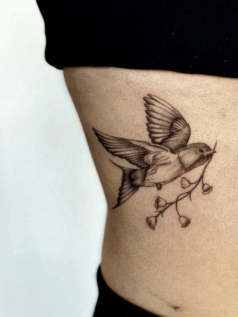 Swallow Holding Flower Tattoo, Sparrow Carrying Flower Tattoo, Sparrow Holding Flower Tattoo, Alondra Bird Tattoo, Swallow Bird Tattoo With Flowers, Sparrow Tattoo With Flowers, Lark Bird Tattoo, Swallow Flower Tattoo, Bird Carrying Flower Tattoo